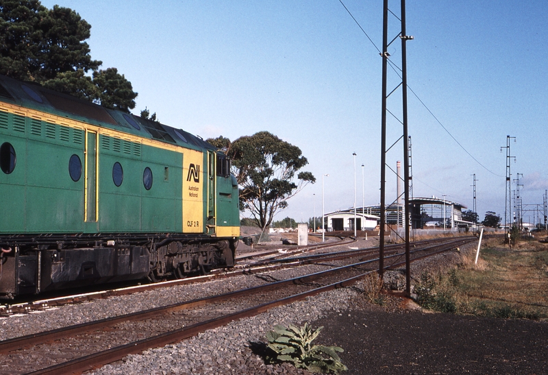 121917: Birmingham Street Foot Crossing 9753 Down TNT Train CLF 2