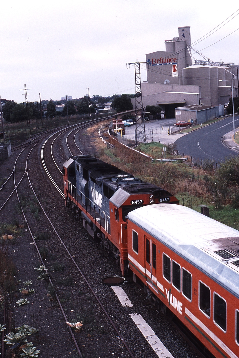 121937: Melbourne Road Overpass 8209 Geelong Passenger running via Brooklyn N 457