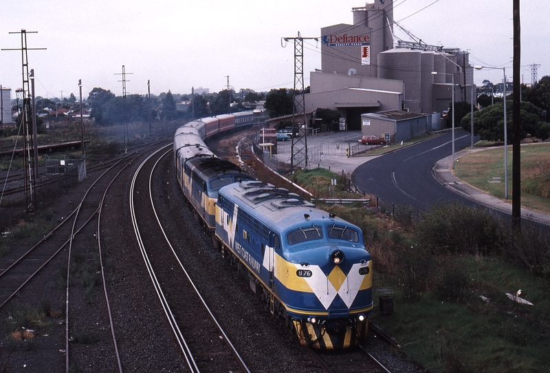 121938: Melbourne Road Overpass 8220 Passenger from Warrnambool running via Brooklyn B 76 B 61