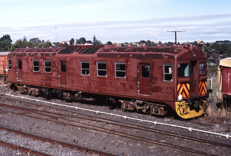 121952: Korumburra Red Hen 402