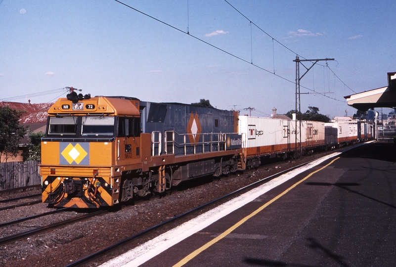 122035: Middle Footscray 9611 Superfreighter to Sydney NR 72