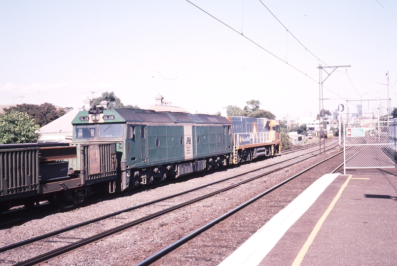 122077: 9724 Freight from Adelaide NR 94 BL 28 and in distance 9611 Freight to Sydney NR 1