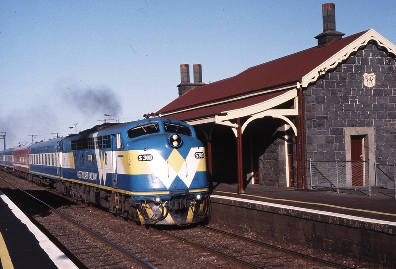 122112: Little River 8237 Down Warrnambool Passenger S 300