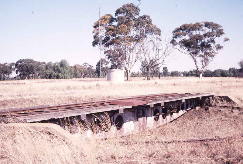 122268: Oaklands NSW Turntable