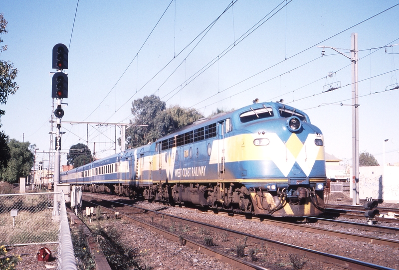 122297: Newport 8220 Up Passenger from Warrnambool B 76