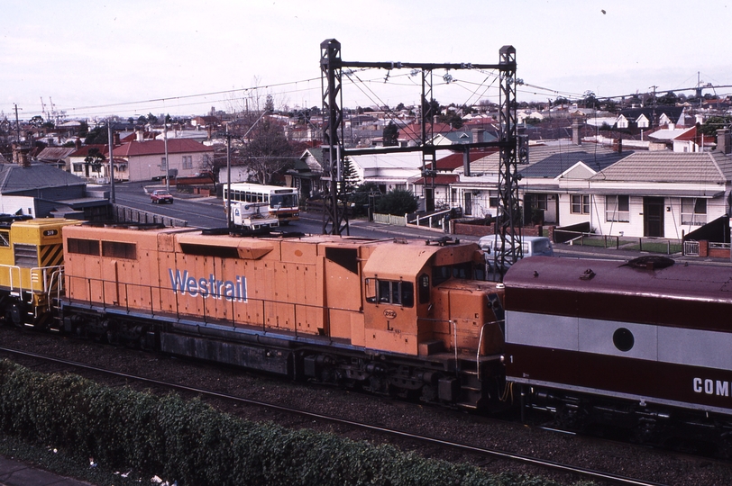 122494: West Footscray Junction L 262 in tow on 9822 Adelaide Steel Train