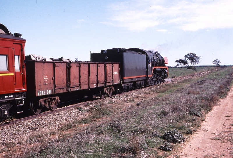 122522: km 425 Kulwin Line 8091 Down Speamrail Special R 761