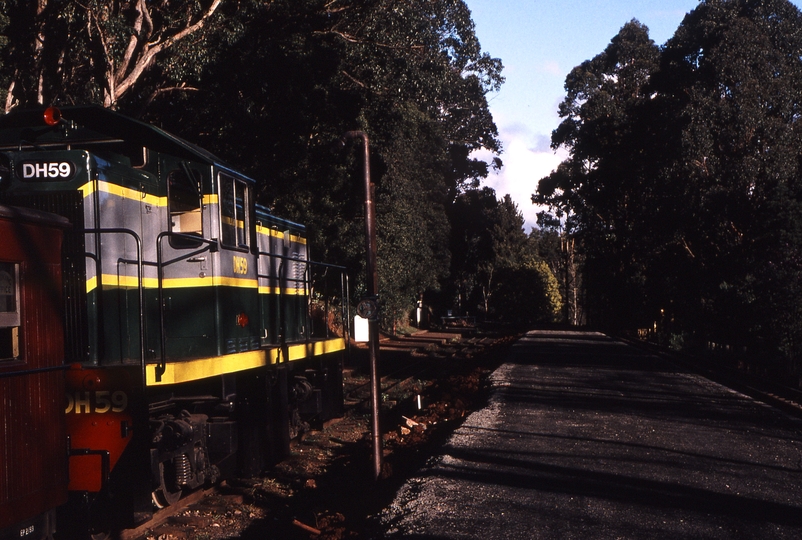 122597: Lakeside Up Work Train from Gembrook DH 59
