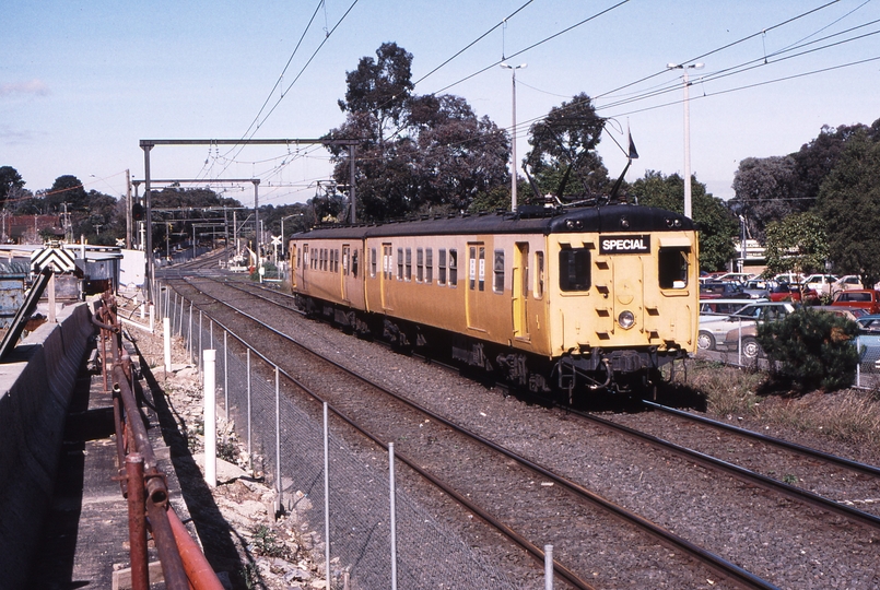 122600: Boronia 7254 Up Greaser Train 2 x Harris Motors