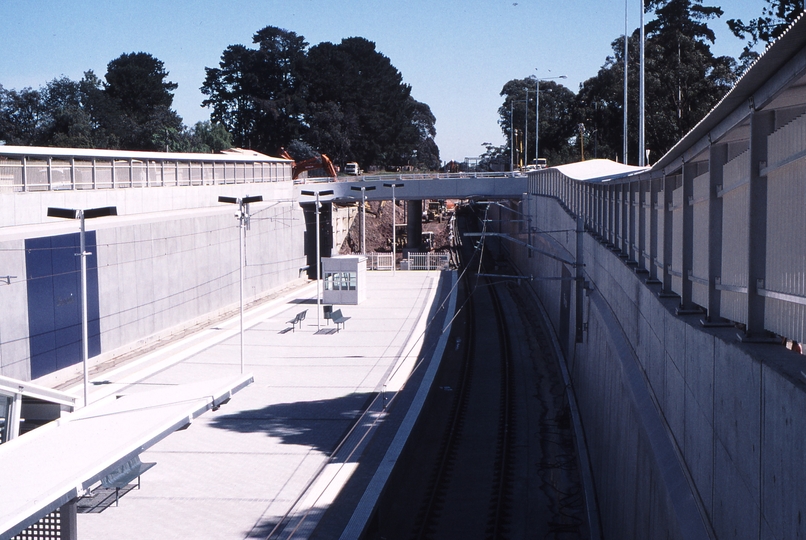 122923: Boronia looking towards Melbourne from concourse of new station