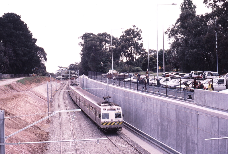 122937: Boronia 3025 Down Suburban 6-car Hitachi 148 M leading First Down train at new station