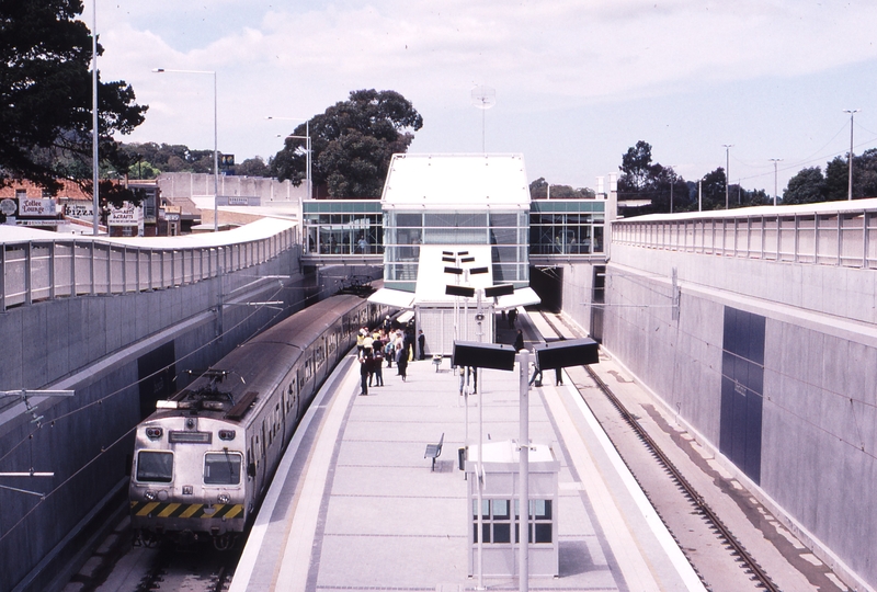 122942: Boronia 3025 Down Suburban 6-car Hitachi 70 M trailing First down train at new station