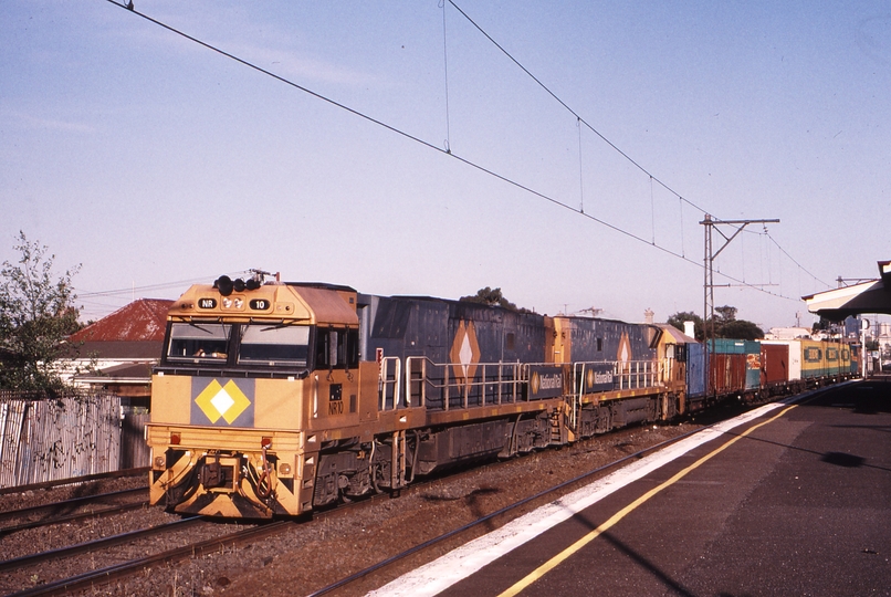 122956: Middle Footscray MB4 9609 Down Brisbane Superfreighter NR 10 NR 13