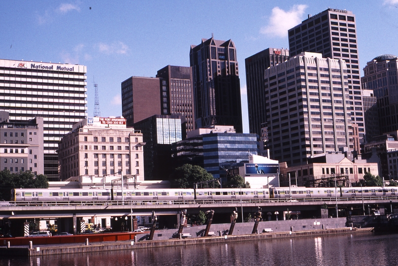 122980: Flinders Street Viaduct at William Street Up Suburban 6-car Comeng