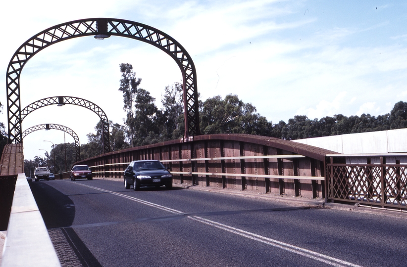 123130: Echuca Original Railway Bridge looking North