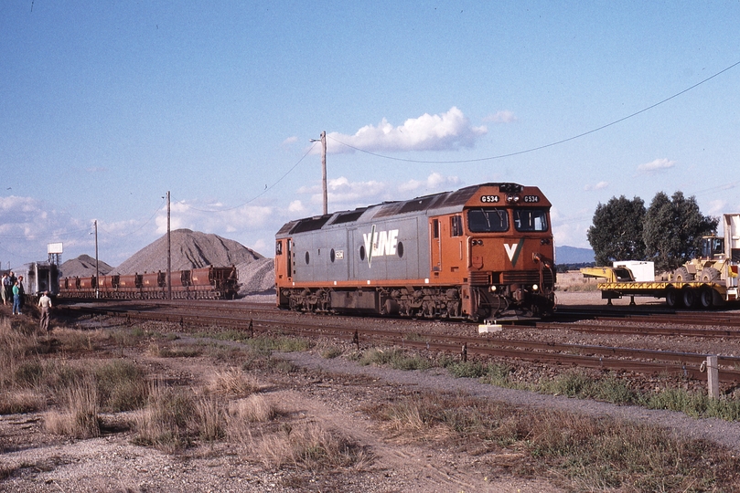 123200: Maroona G 534 running round ARE Special