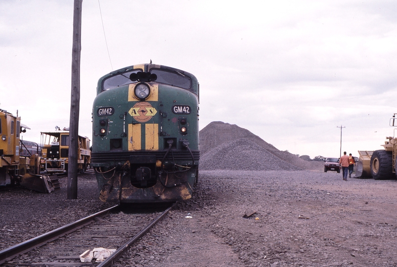 123218: Maroona Loading Ballast Train GM 42 leading