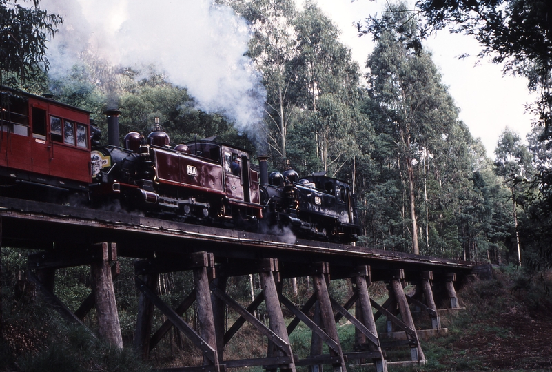 123363: Cockatoo Creek Bridge 10: am Up Cuboree Special 12A 14A