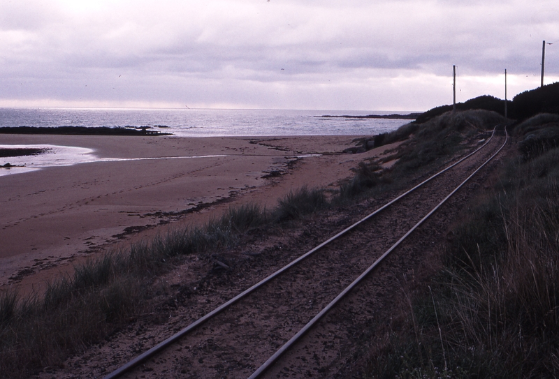 123444: Cooee Looking East opposite Ocean View Motel