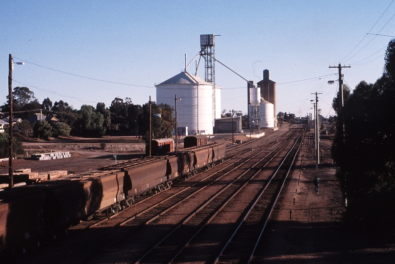 123534: Ouyen looking towards Mildura from footbridge