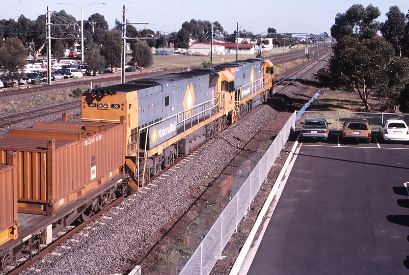 123668: Laverton 9821 NP2 Down Steel Train NR 86 NR 35