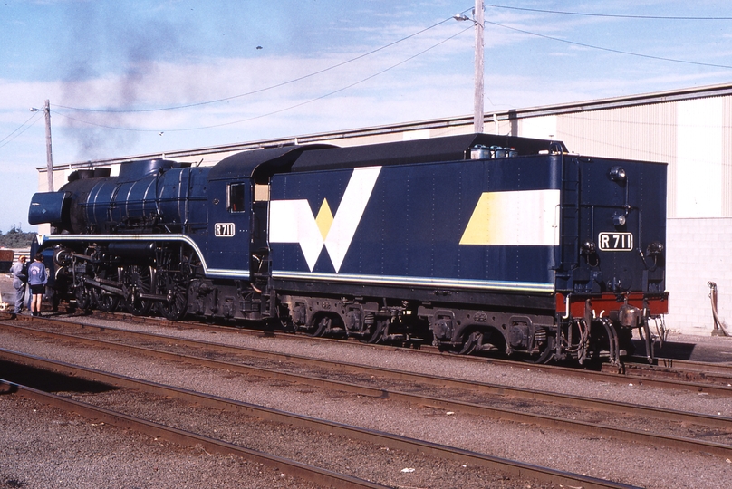 123728: Warrnambool R 711