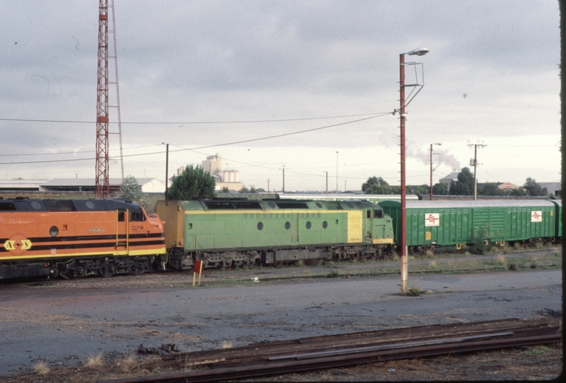 123878: Mile End End Yard opposite Adelaide Rail Passenger Terminal ALF 23 CLP 14 CLF 6 shunting MP9 SCT TRain