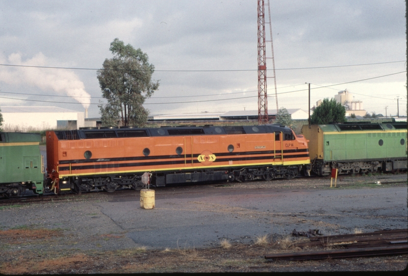 123879: Mile End Yard opposite Adelaide Rail Passenger Terminal (ALF 23), CLP 14 (CLF 6), shunting MP9 SCT Train