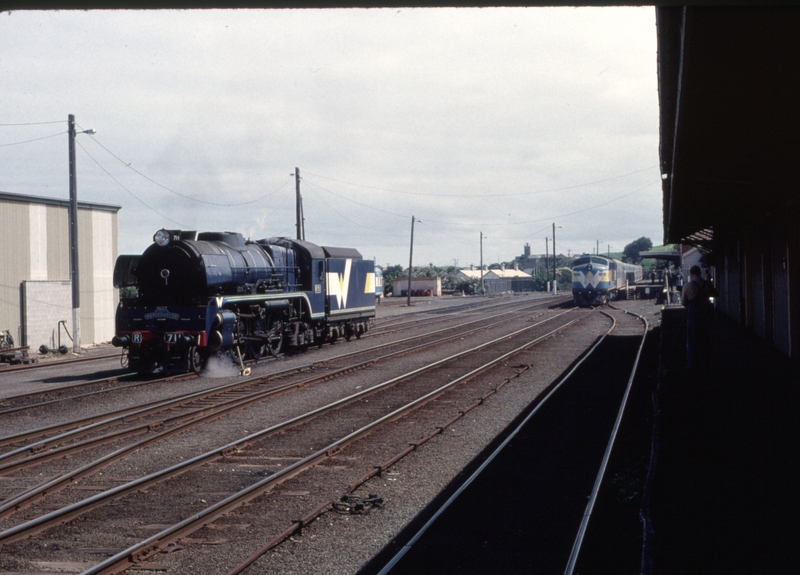 124023: Warrnambool R 711 in background S 302 8232 Passenger to Spencer treet