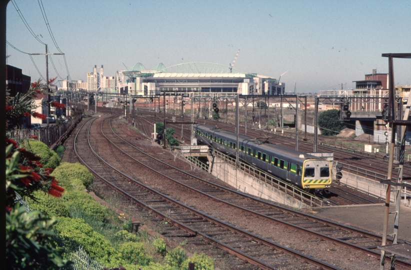 124032: Passenger Lines opposite West Tower Down Suburban 3 Car Comeng