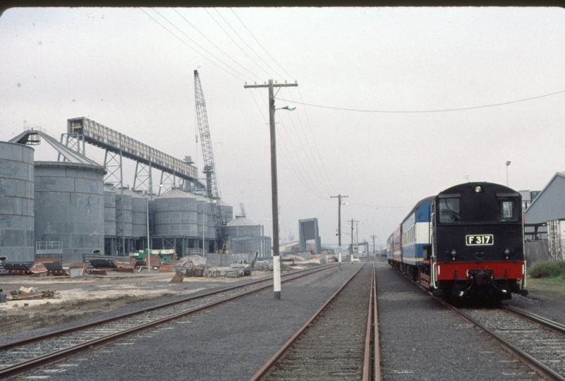 124052: Grain Sidings Appleton Dock Line