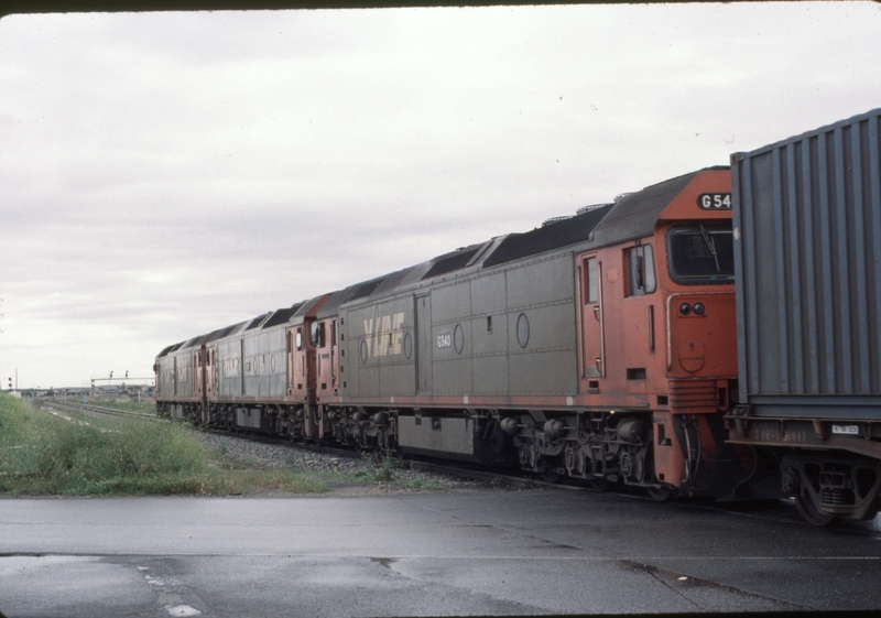 124086: Dry Creek (up side), Magazine Road Level Crossing 3MP9 SCT Train G 532 G 518 G 540