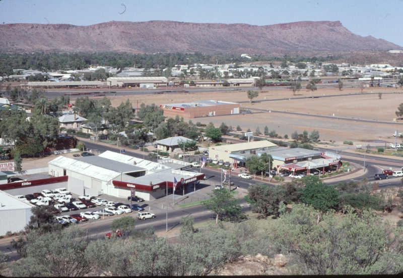 124138: Alice Springs viewed from Anzac Hill looking SSW towards Macdonnell Ranges