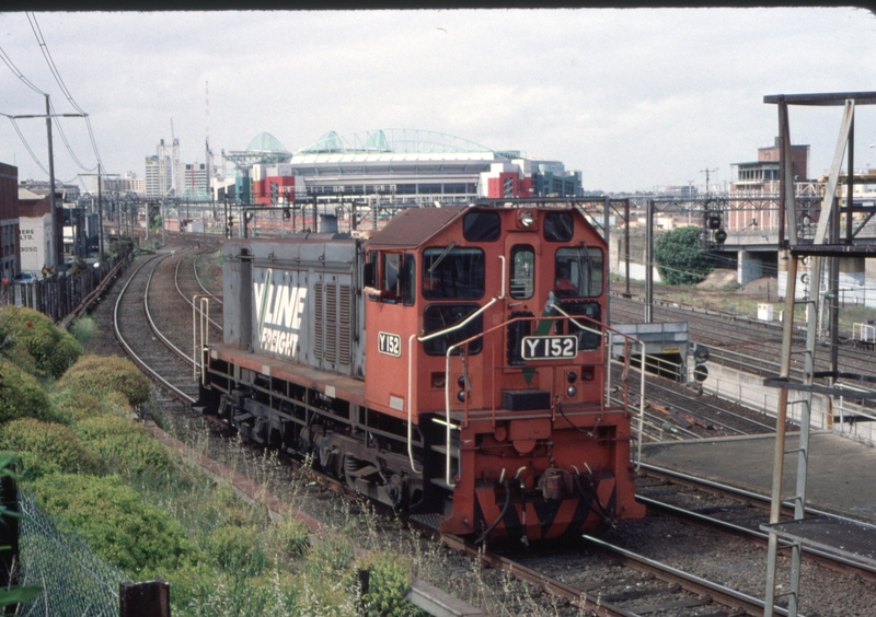 124254: North Melbourne Flyover Light Engine to Spencer Street Y 152 (sg),