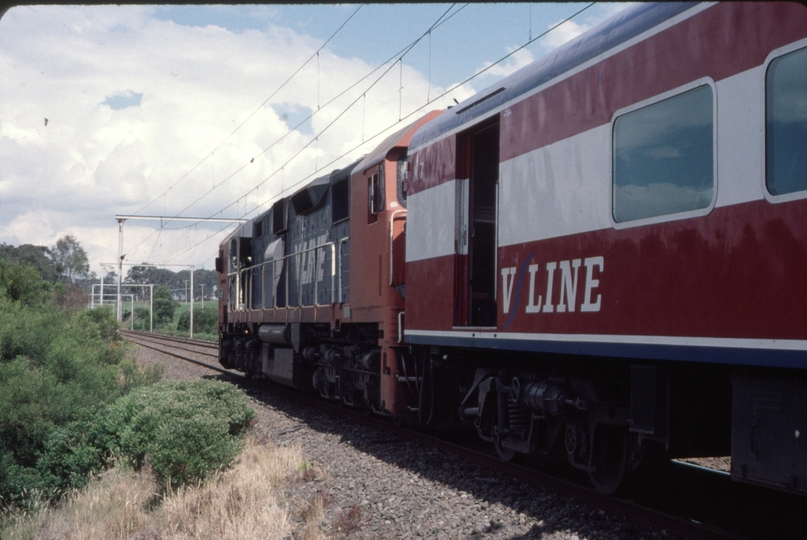 124272: km 85 Gippsland Line N 459 8415 Down Sale Passenger stationary disabled