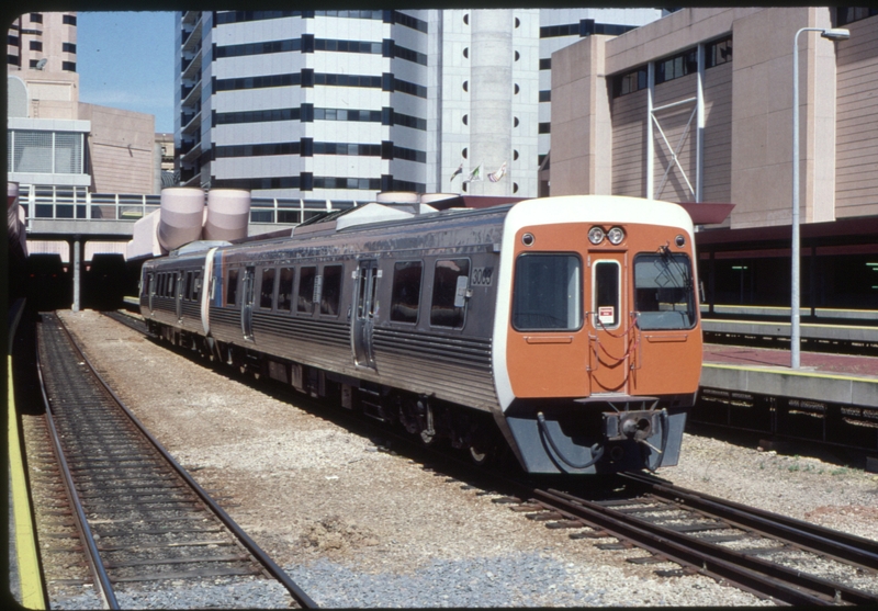 124347: Adelaide Down Suburban 3003 leading