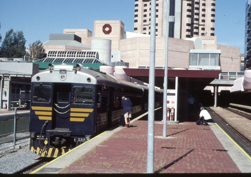 124349: Adelaide 1001 Down Empty Cars 252n leading