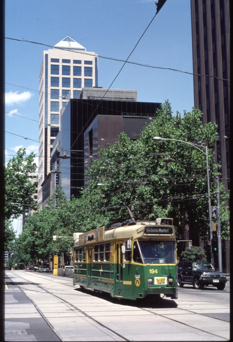 124434: Latrobe Street at William Street Northbound Route 55 Z3 194