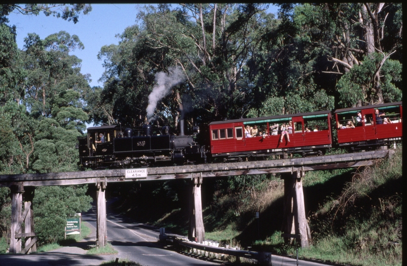 124439: Monbulk Creek Trestle No 32 Up Passenger from Gembrook 8A