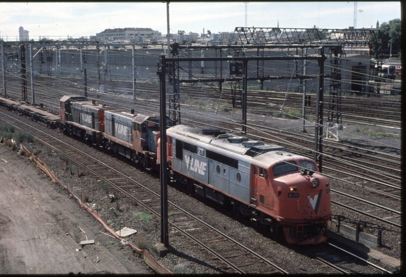 124587: Latrobe Street Bridge Maryvale Superfreighter  A 71 T 371 P 19