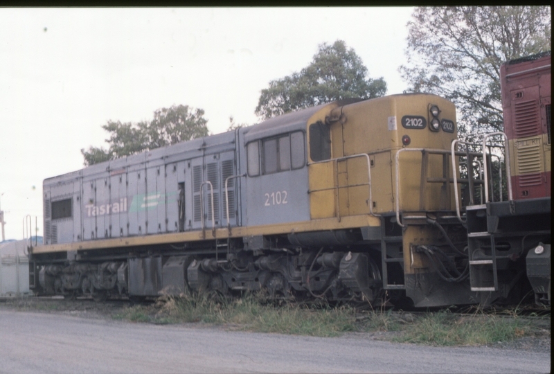 124593: Hobart (end of track), QR 2102 stabled