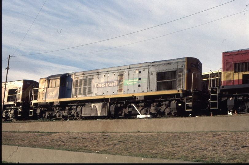 124604: Hobart (Regatta Stand), (2005), QR 2062 (2007), shunting 35 freight from Burnie