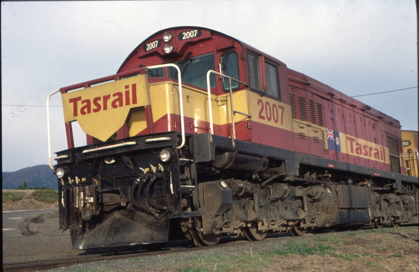 124607: Hobart (Regatta Stand), 2007 (QR 2062 2005), shunting 35 freight from Burnie