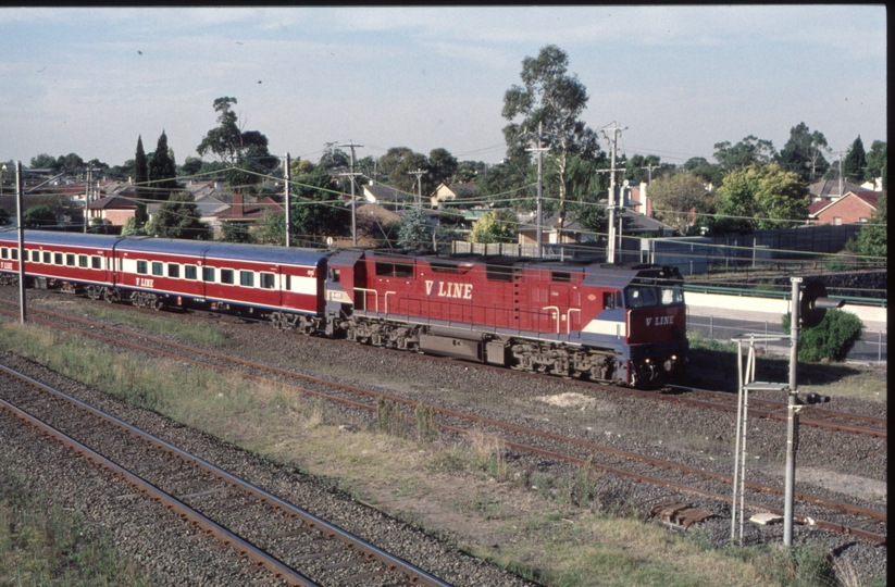 124706: Jacana N 469 8324 Passenger from Shepparton