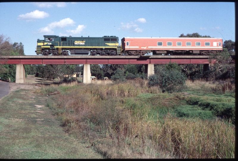 124744: Barwon River Bridge km 113 5 X 37 8292 Up RTA Special