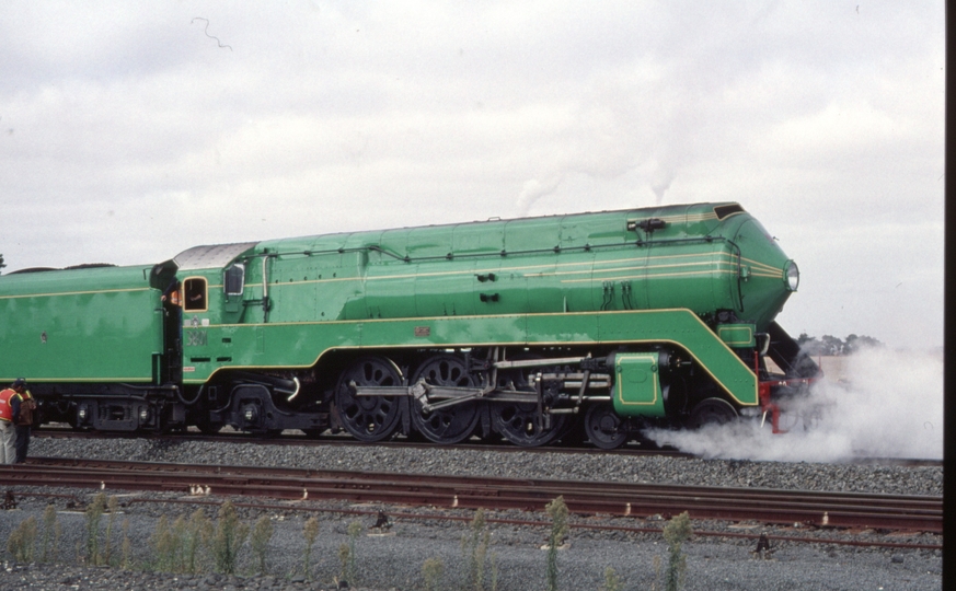 124802: Berrybank Loop 3801 (3830), leading 8706 Down NSWRTM Special