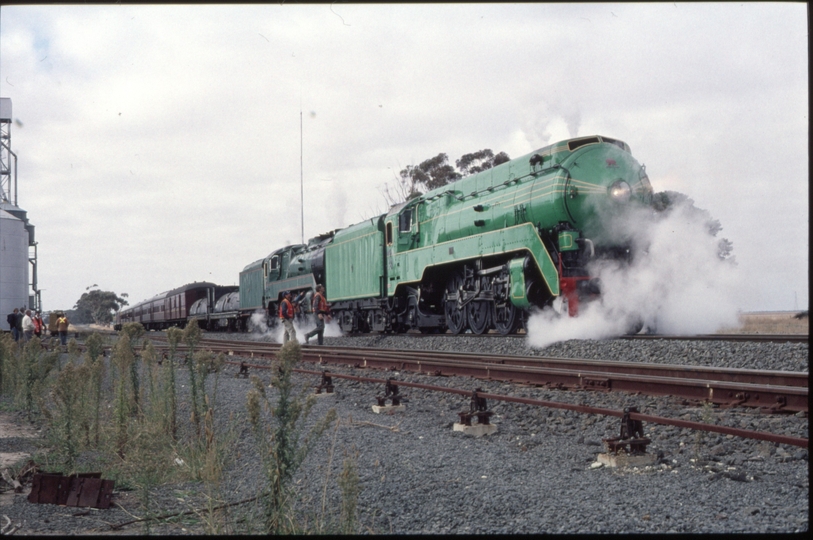 124803: Berrybank Loop 3801 3830 leading 8706 Down NSWRTM Special