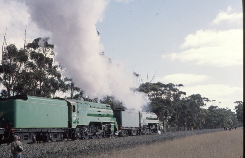 124825: Vite Vite Loop (up side), km 181 5 3830 3801 leading 8706 Down NSWRTM Special