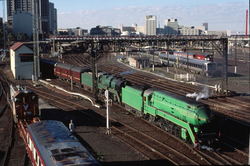 124866: Latrobe Street Bridge Up Empty Cars for NSWRTM Special 3830 3801 also Passenger Yard Shunter Y 156