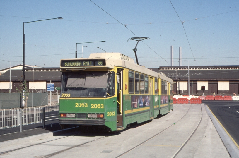 124877: Latrobe Street at Footscray Road B2 2063 Route 86